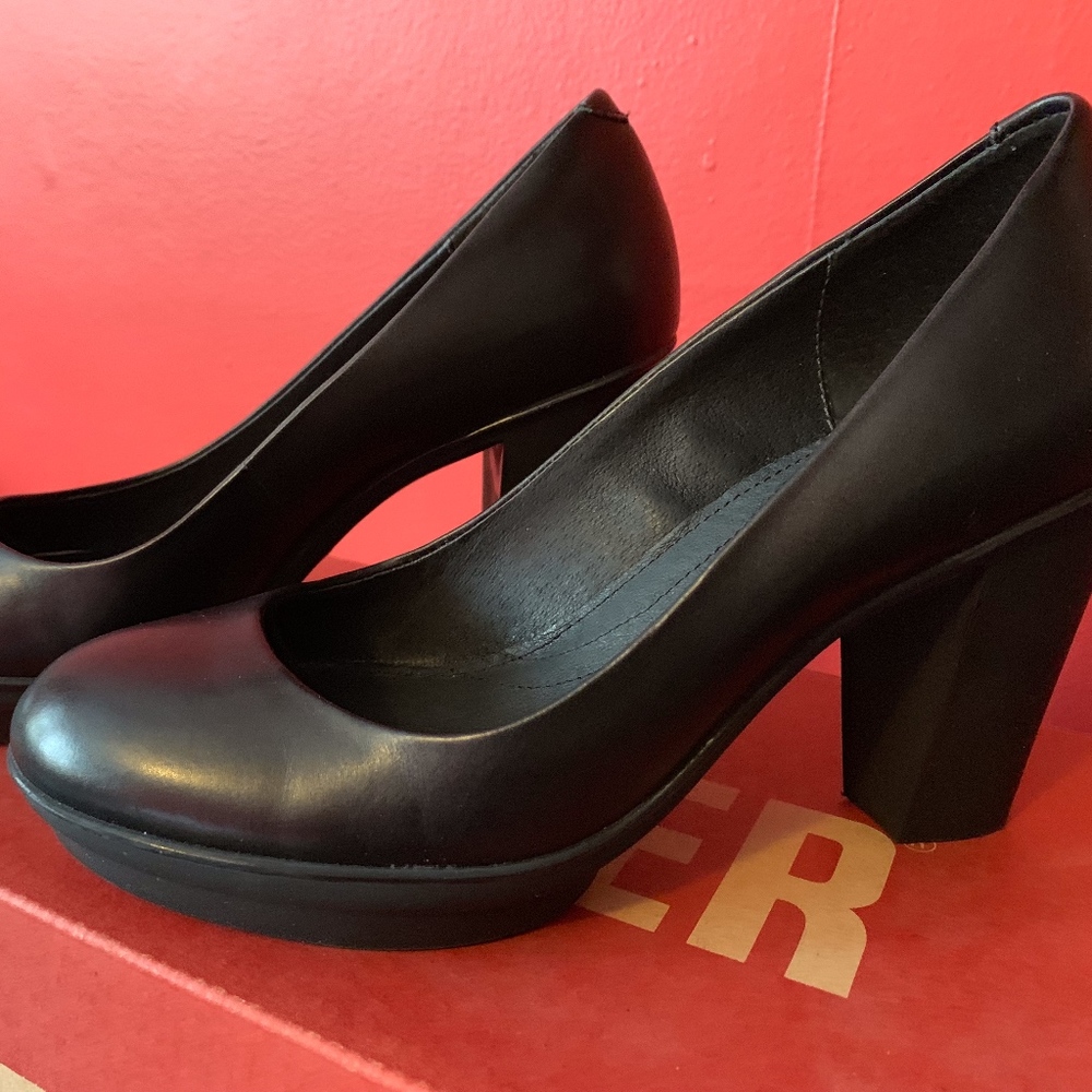 Camper Black Heals